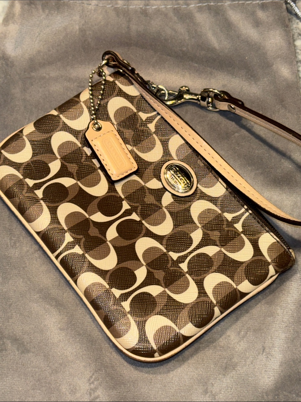 Coach Peyton Dream C Signature Canvas Wristlet Brown -beige